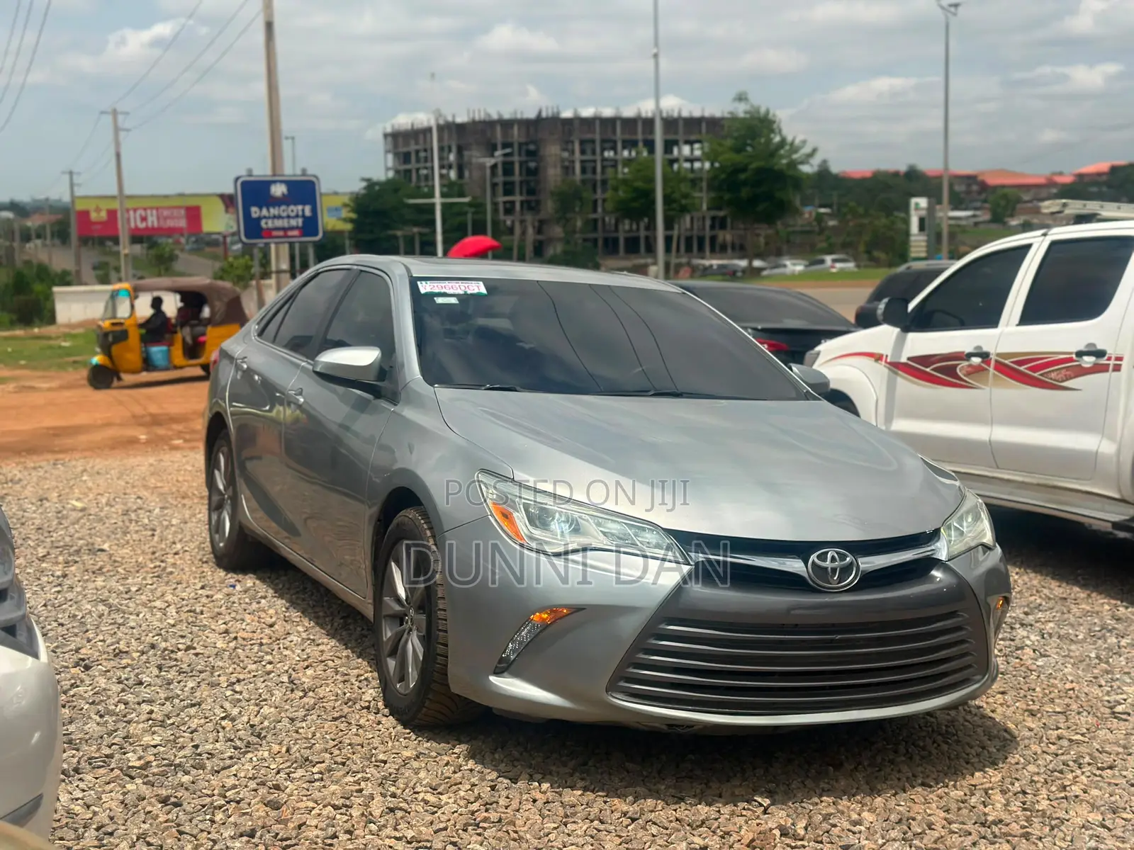 Toyota Camry XLE 4dr Sedan (3.5L 6cyl 6A) 2015 Silver