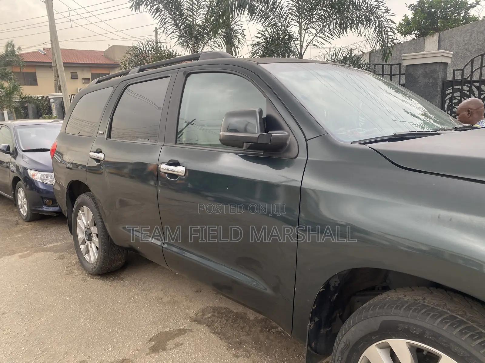 Toyota Sequoia Platinum 4dr SUV (5.7L 8cyl 6A) 2009 Black