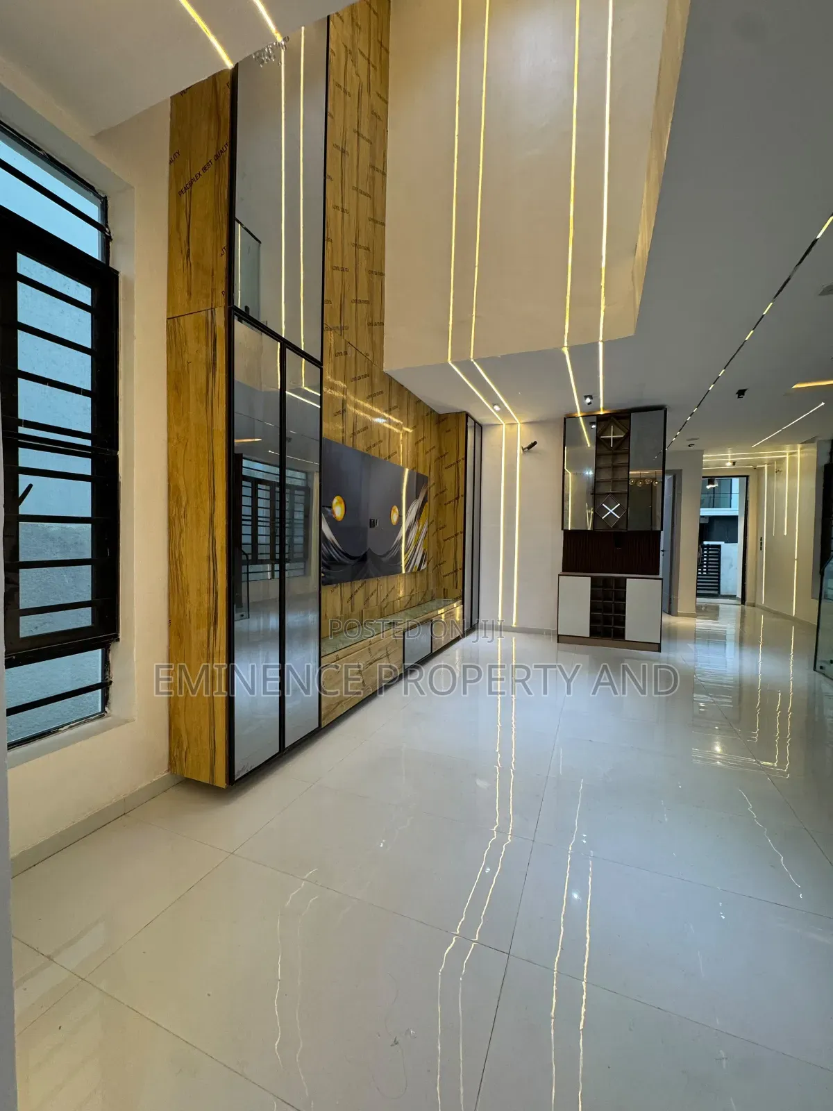 5bdrm Duplex in Lekki Phase 2 for sale
