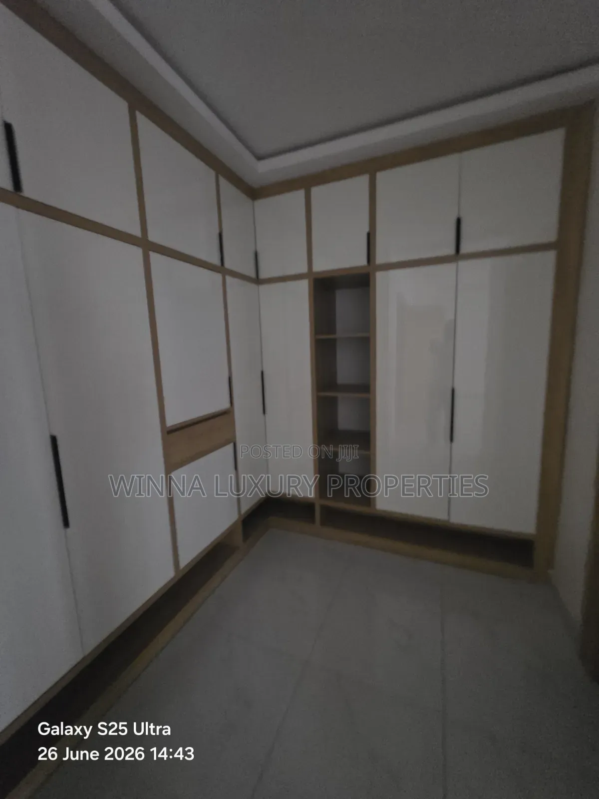5bdrm Townhouse/Terrace in Mabushi for sale