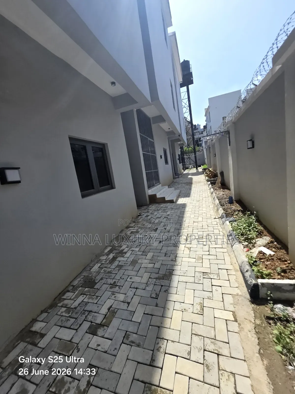 5bdrm Townhouse/Terrace in Mabushi for sale