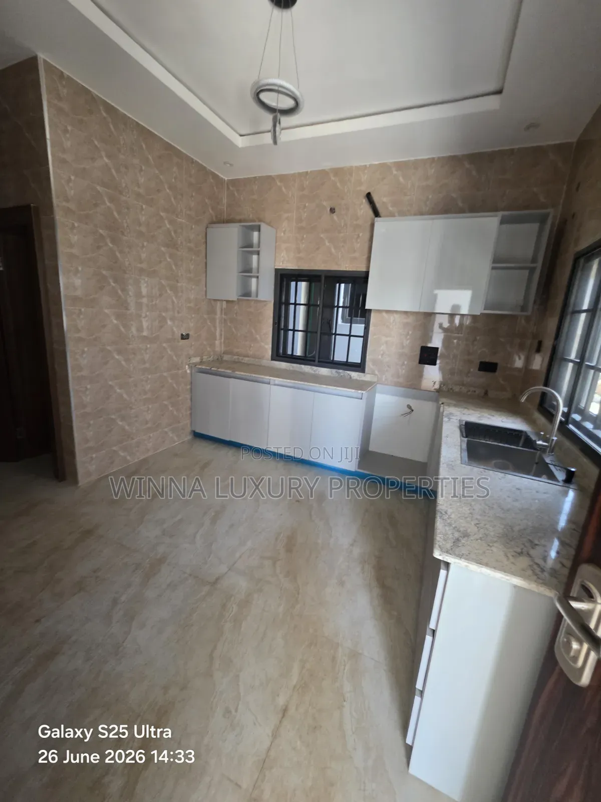 5bdrm Townhouse/Terrace in Mabushi for sale