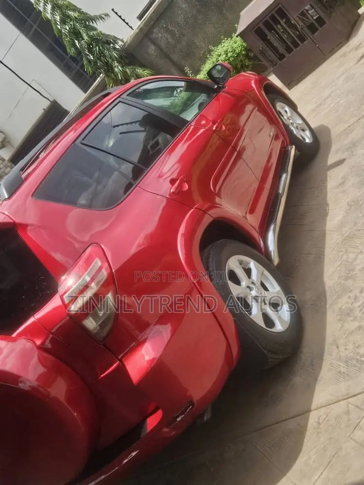 Toyota RAV4 2011 Red