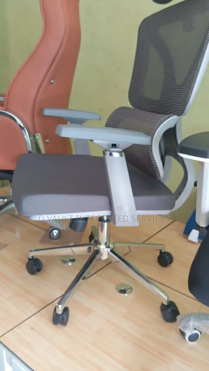Modern Swivel Chair / Study Chair