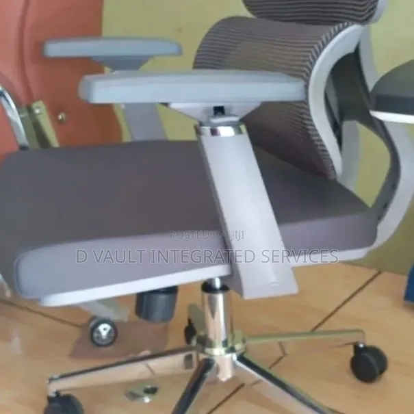 Modern Swivel Chair / Study Chair
