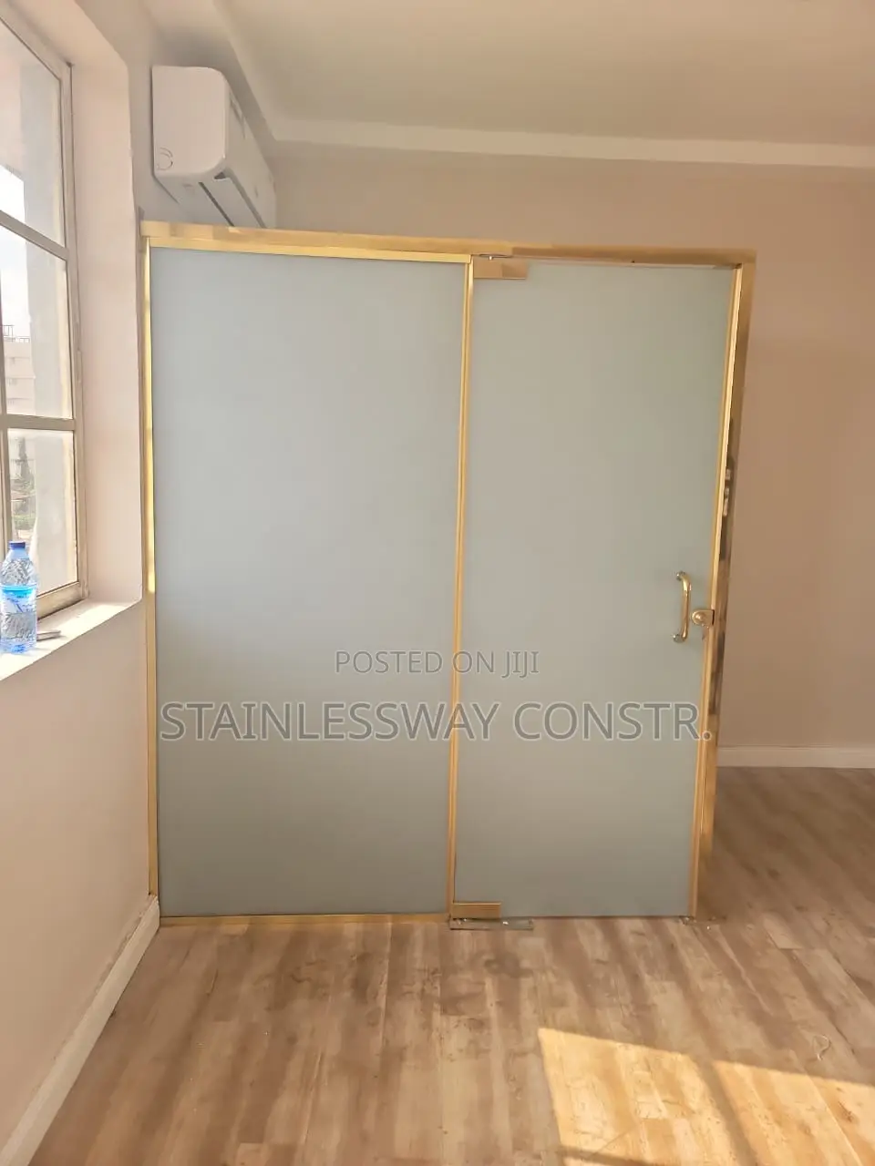 Mini Gold Frame Office Glass Partition