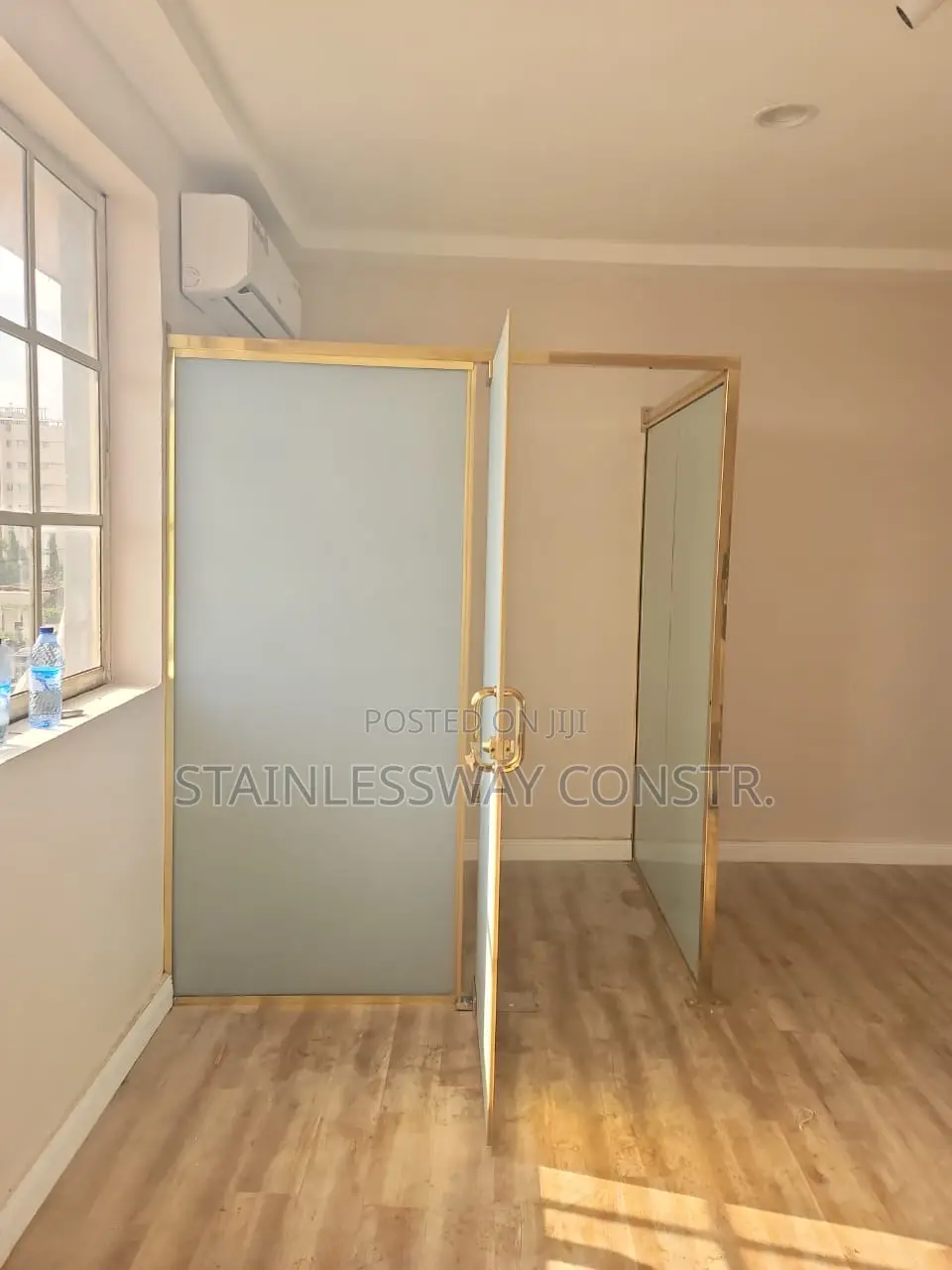 Mini Gold Frame Office Glass Partition