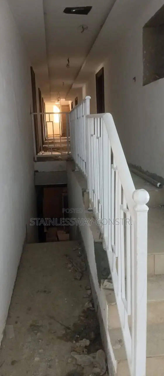 Wrought Iron Splen Railing