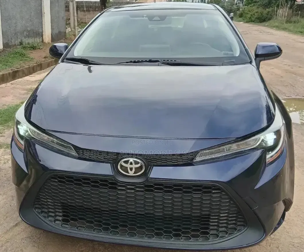 Toyota Corolla LE 2021 Blue