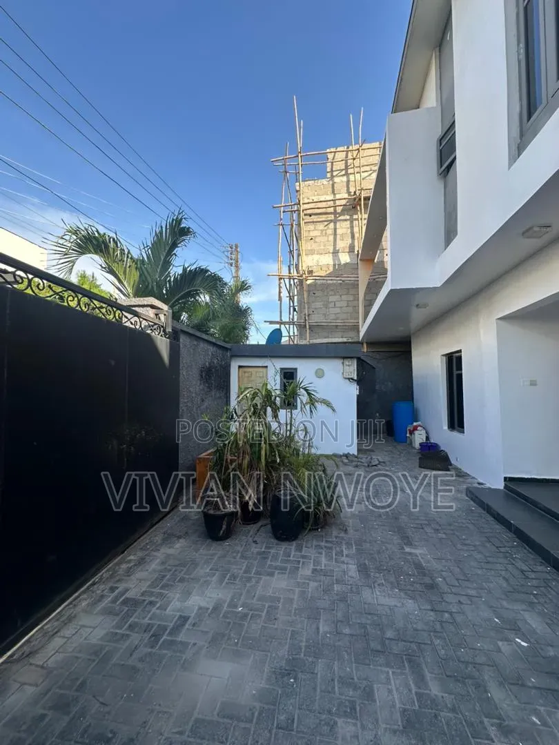 4bdrm Duplex in Osapa london for rent