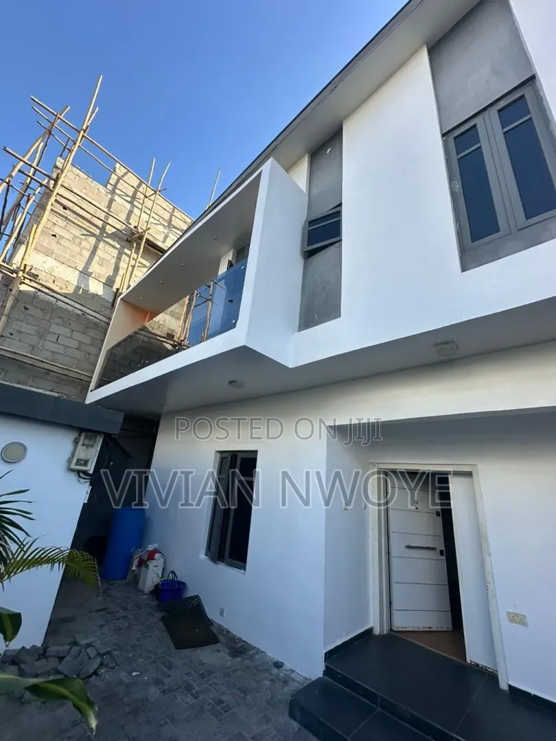 4bdrm Duplex in Osapa london for rent