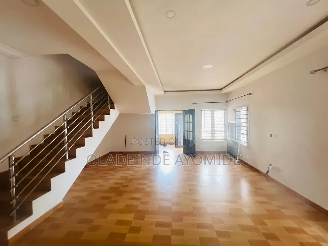 4bdrm Duplex in Sangotedo for rent