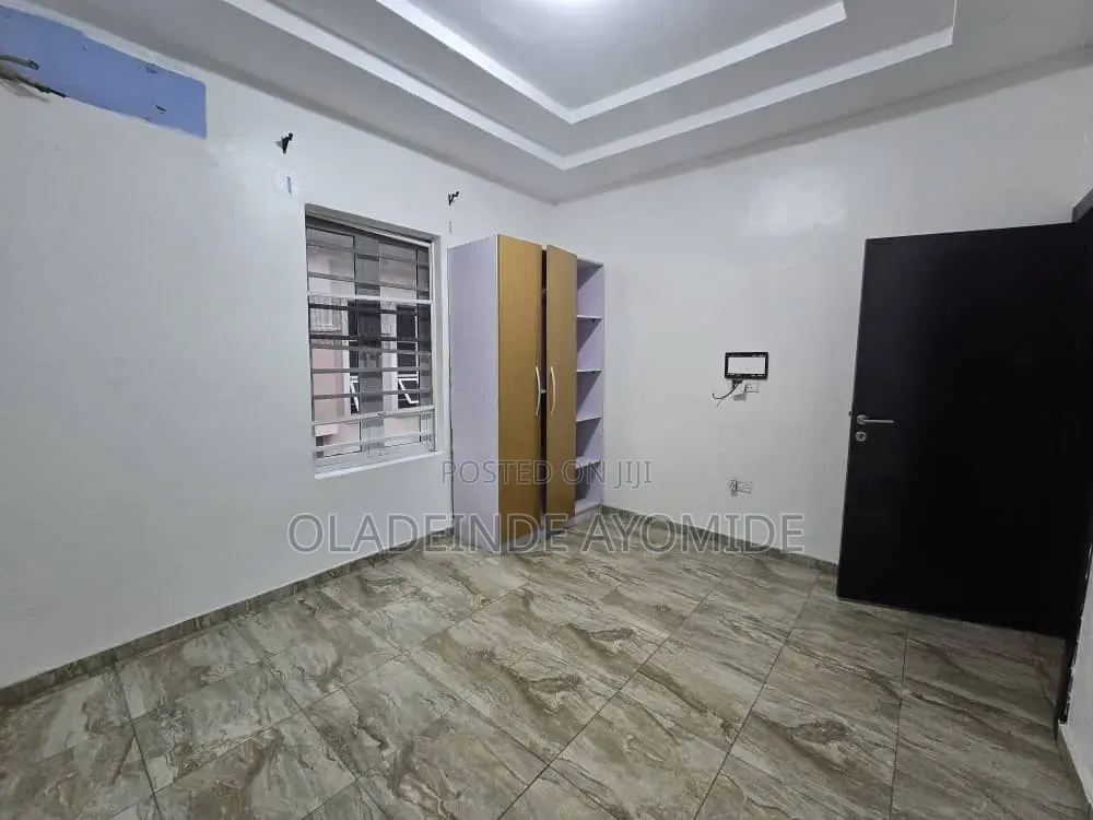 5bdrm Duplex in Agungi for rent