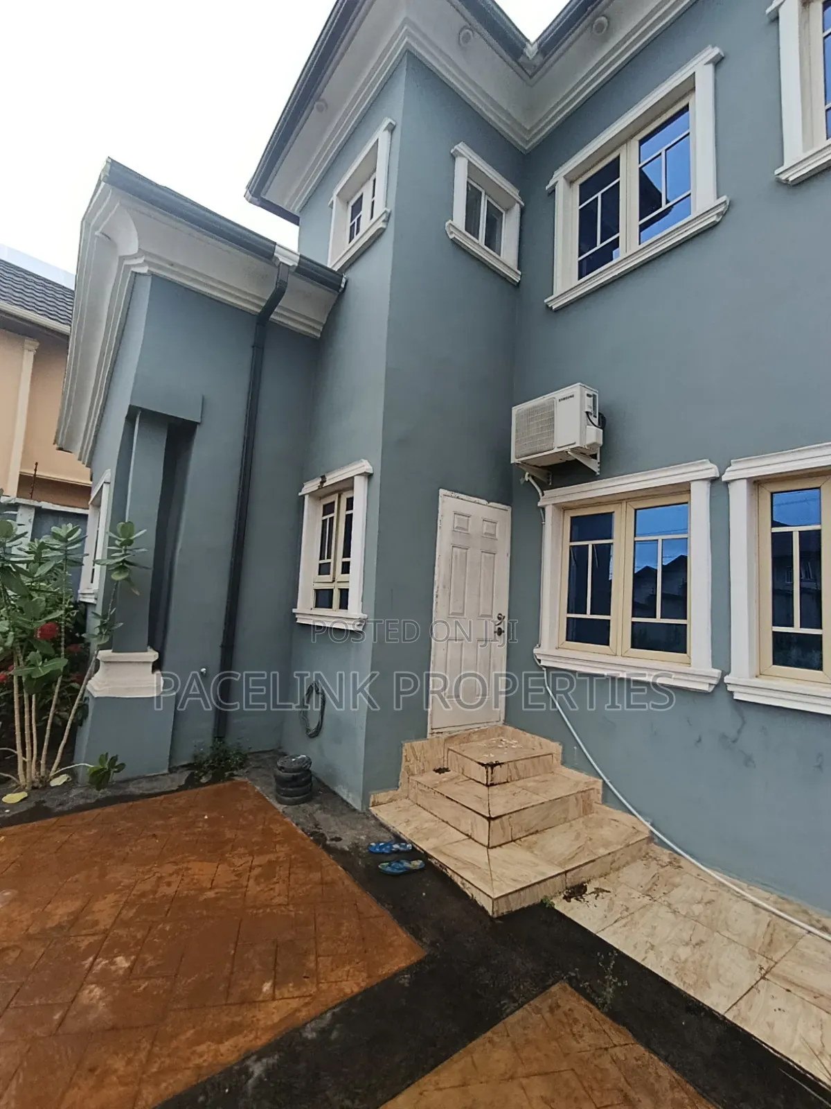 5bdrm Duplex in Iyana Ipaja for sale
