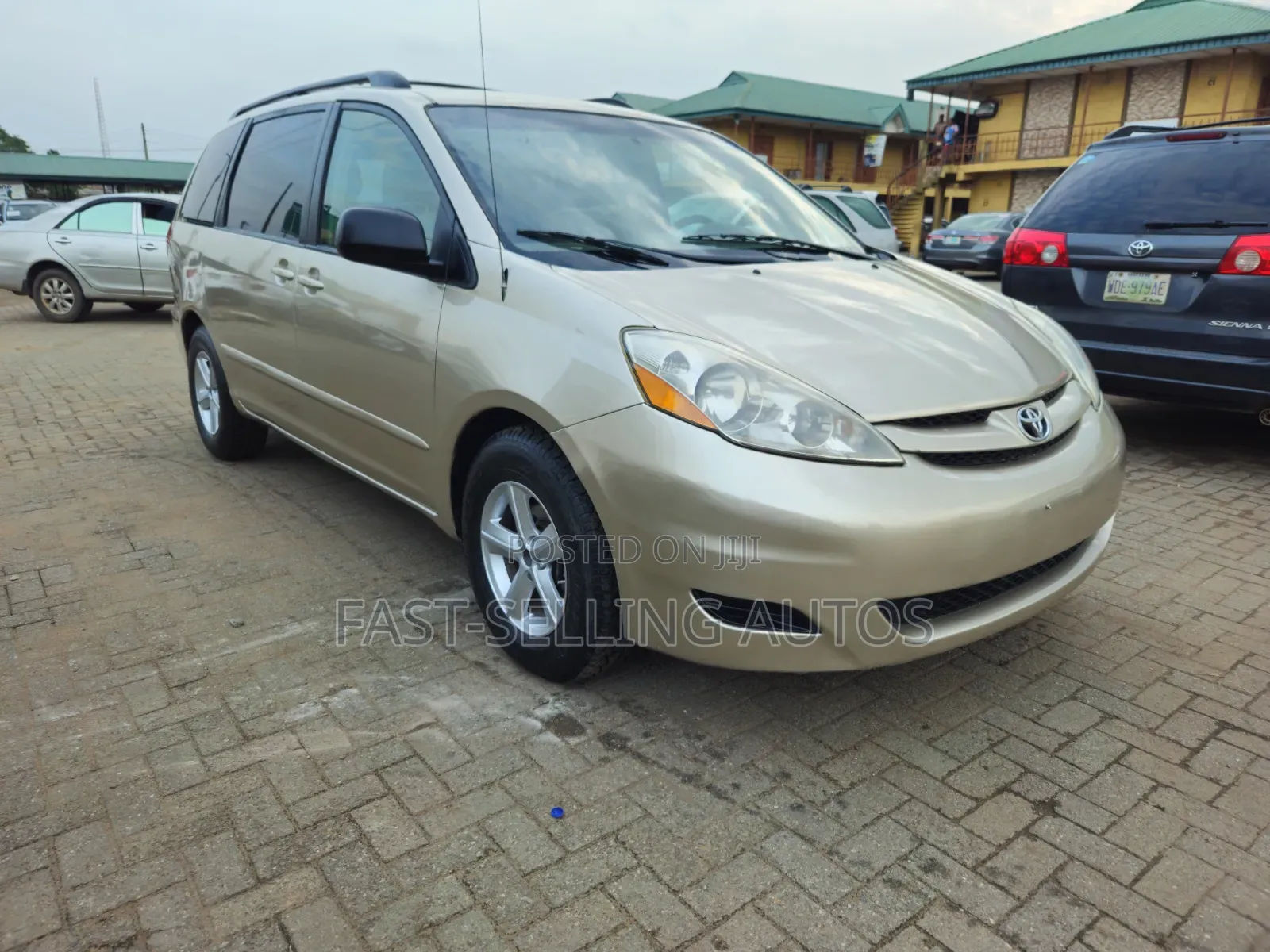 Toyota Sienna 2008 Gold