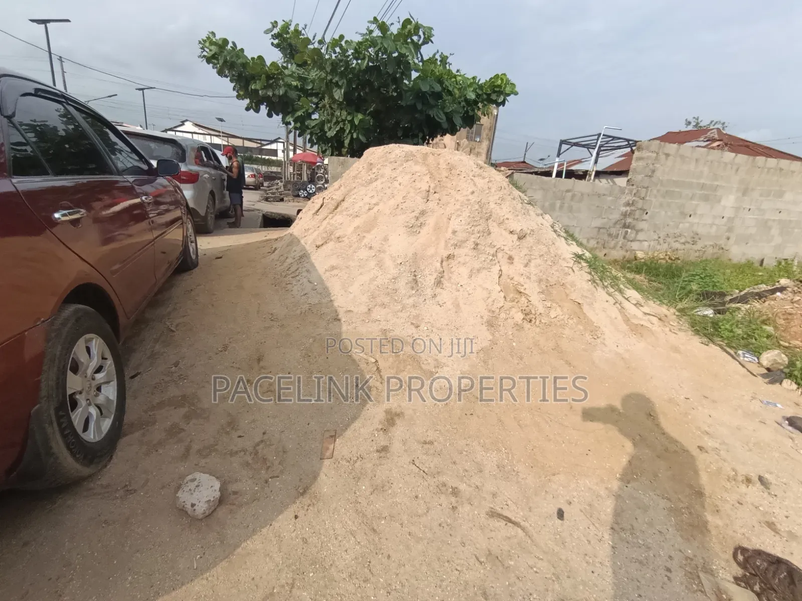 Full Plot of Land in a Very Busy Area on a Tarred Road