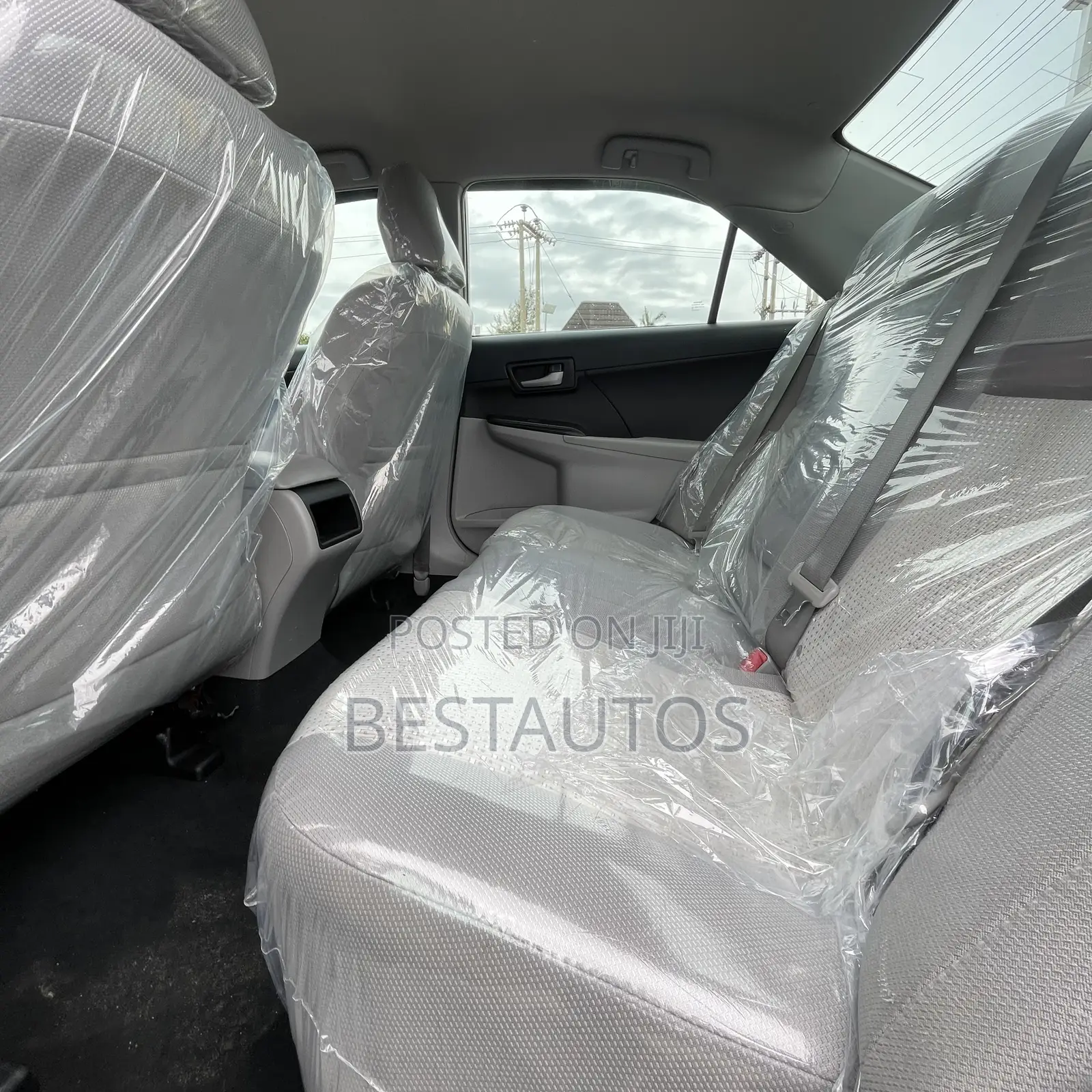 Toyota Camry LE 4dr Sedan (2.5L 4cyl 6A) 2014 White