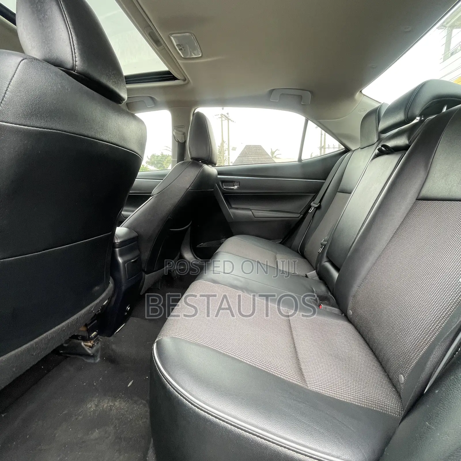 Toyota Corolla S Premium 4dr Sedan (1.8L 4cyl CVT) 2016 Silver