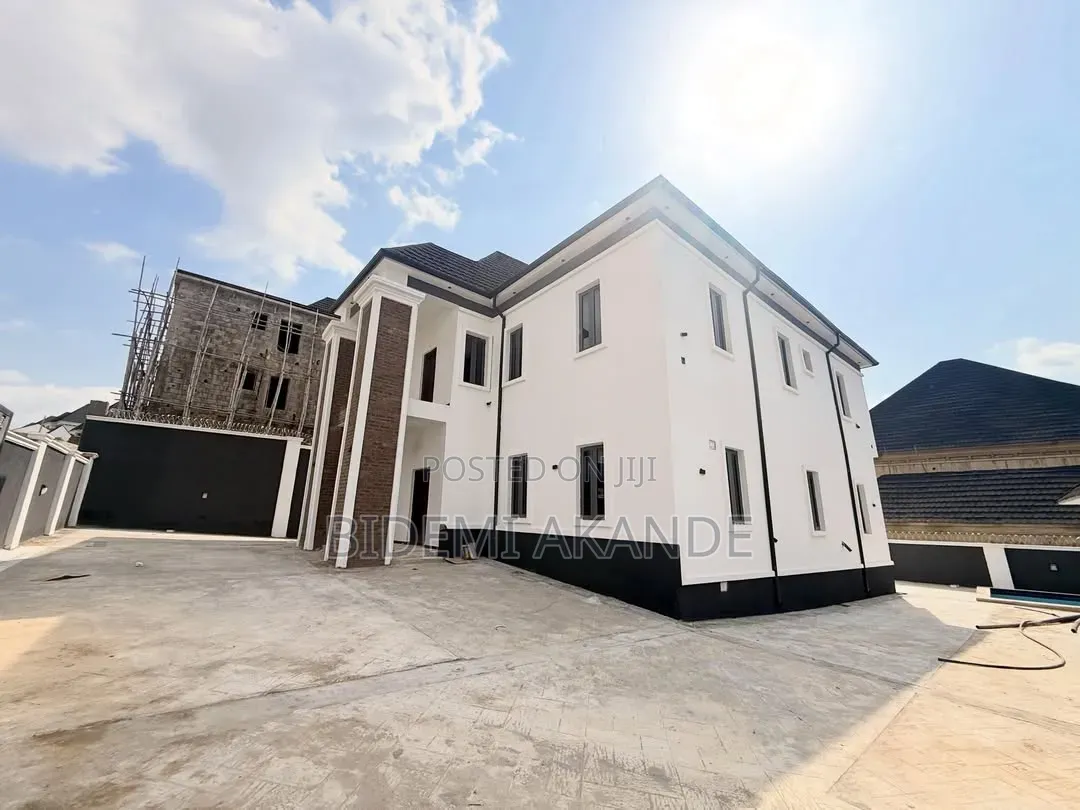 5bdrm Duplex in Galadimawa for sale