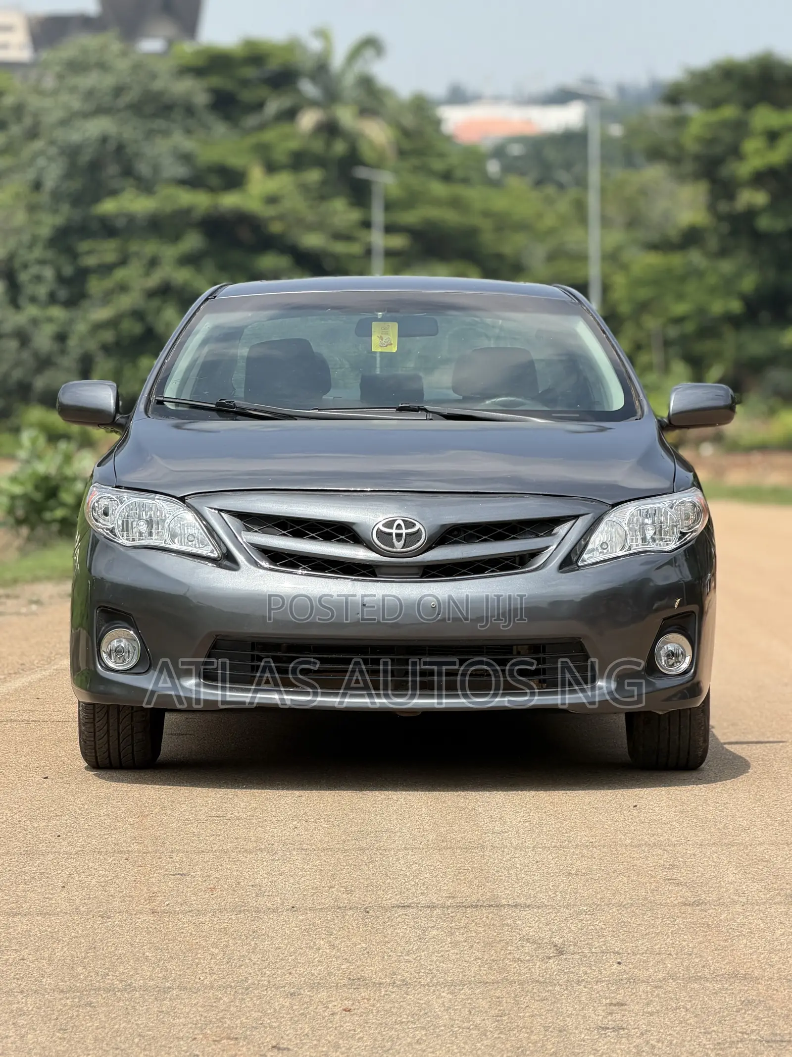 Toyota Corolla LE 4dr Sedan (1.8L 4cyl 4A) 2013 Gray