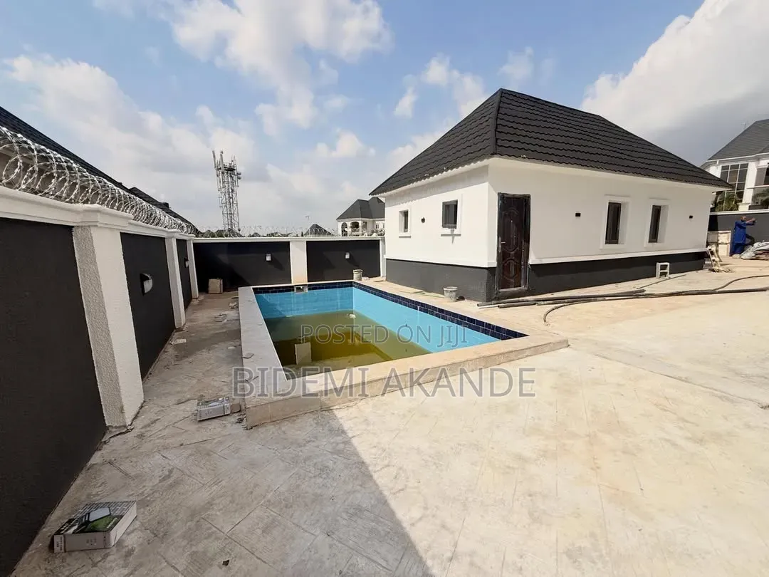5bdrm Duplex in Galadimawa for sale
