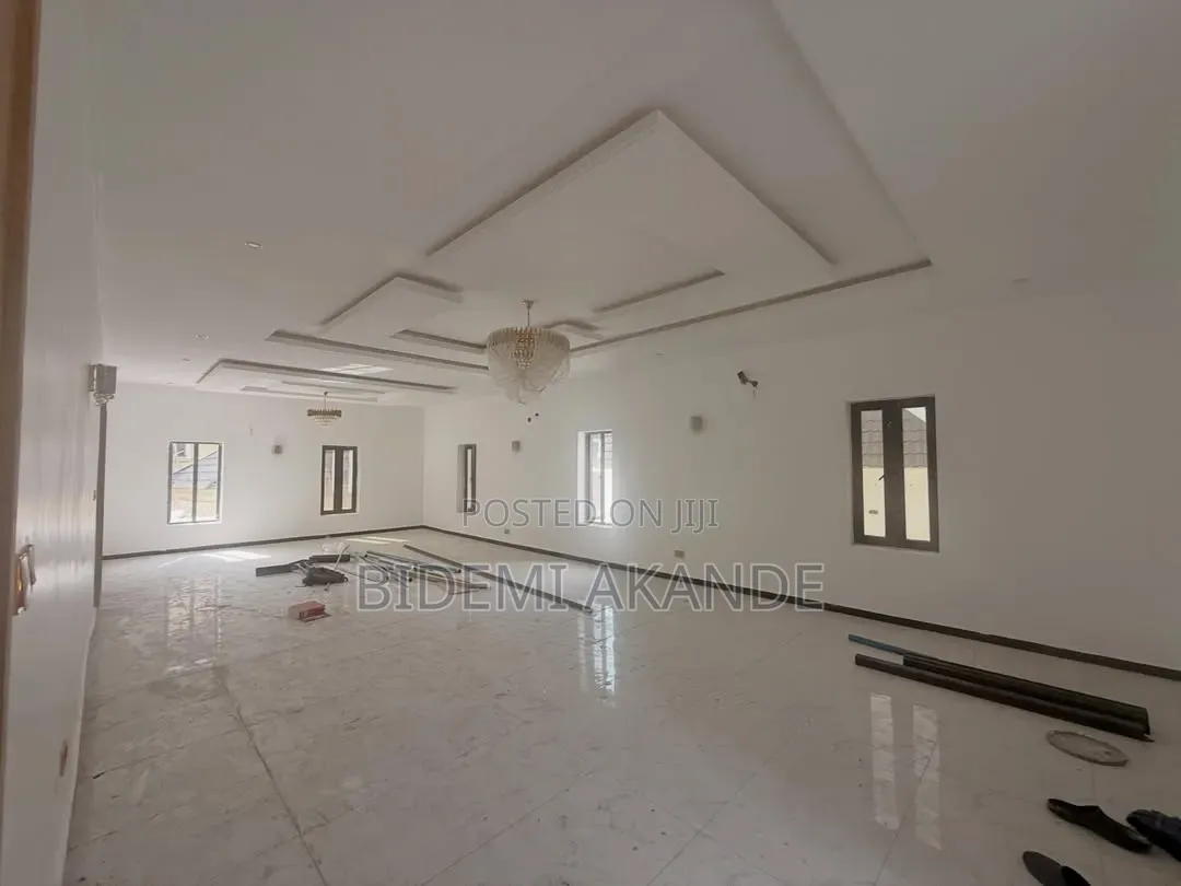 5bdrm Duplex in Galadimawa for sale