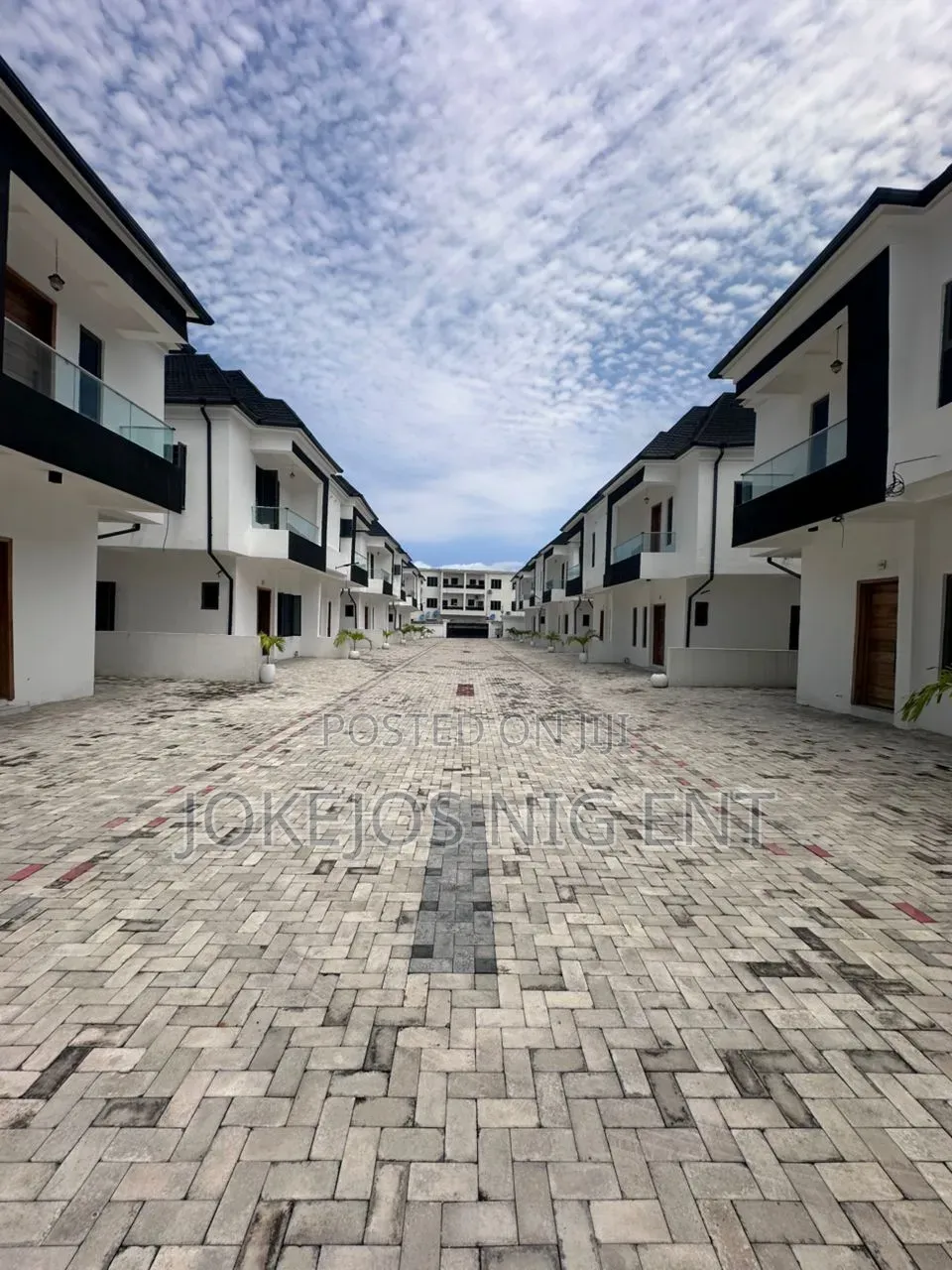 Furnished 4bdrm Townhouse/Terrace in Harris Drive Vgc for sale