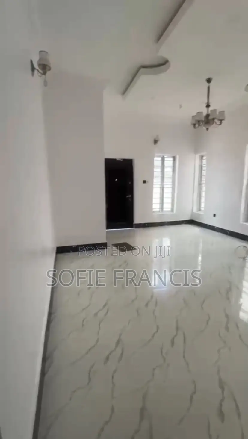 4bdrm Duplex in Ikota, VGC / Ajah for rent