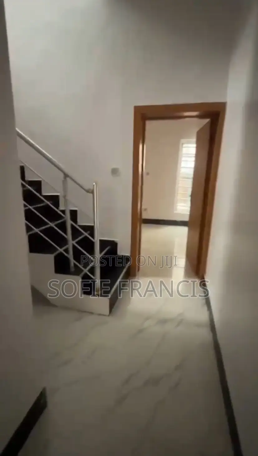 4bdrm Duplex in Ikota, VGC / Ajah for rent