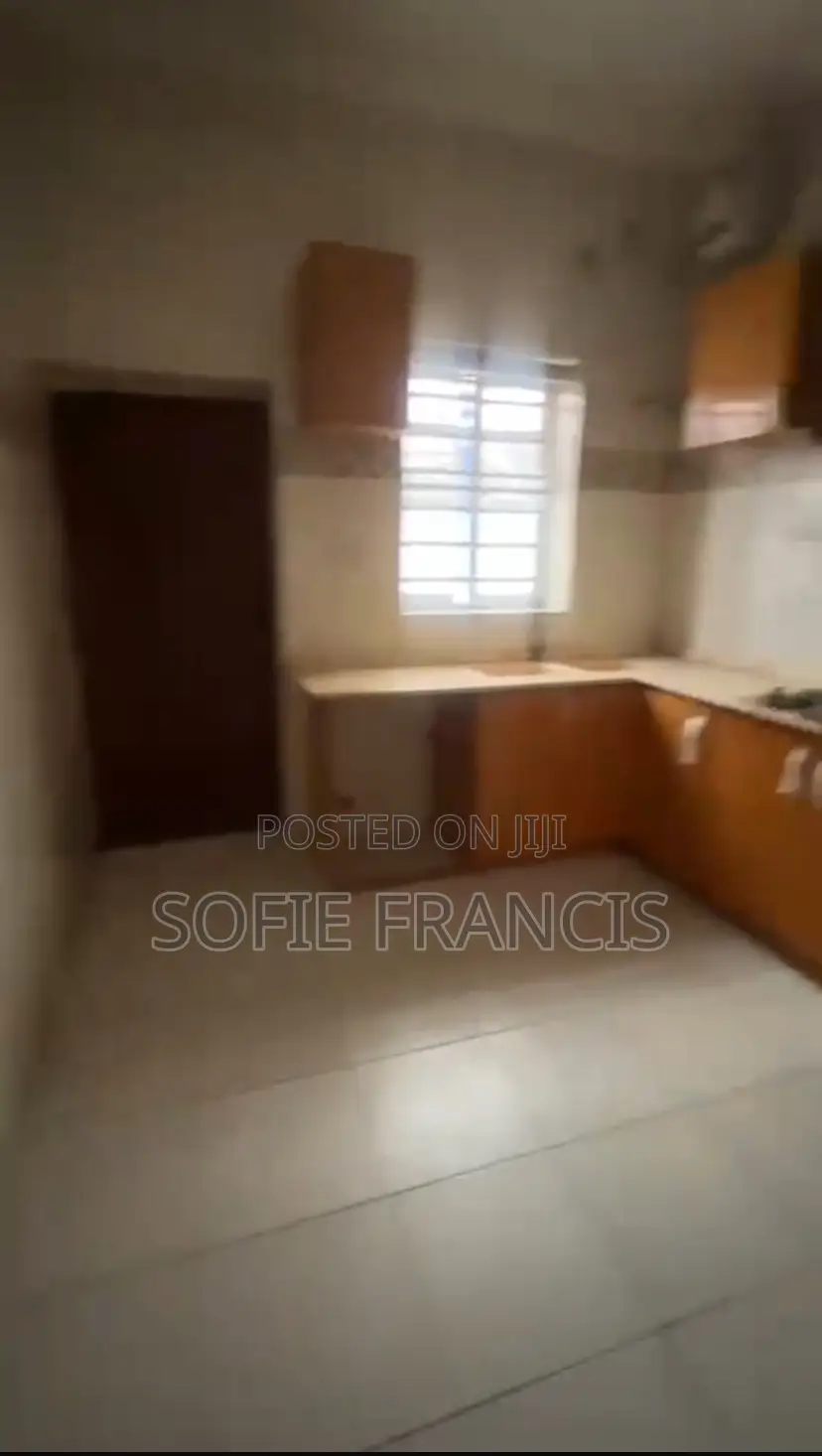 4bdrm Duplex in Ikota, VGC / Ajah for rent