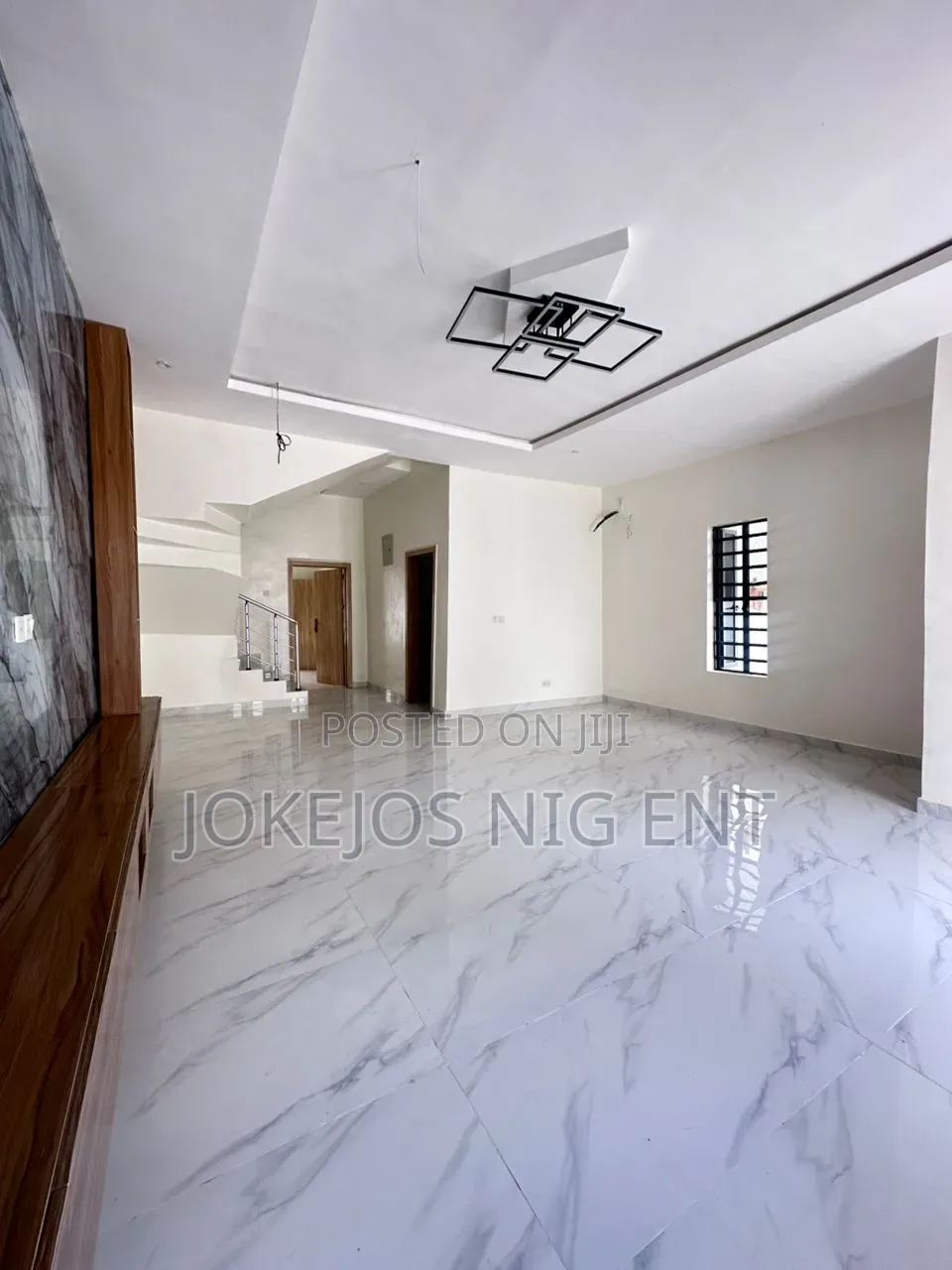4bdrm Duplex in Harris Drive Vgc for sale
