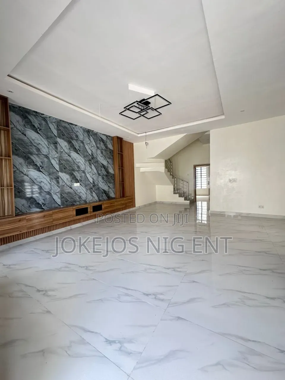 4bdrm Duplex in Harris Drive Vgc for sale