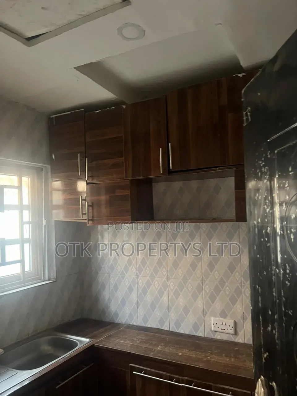 Mini Flat in Blessed Day for sale