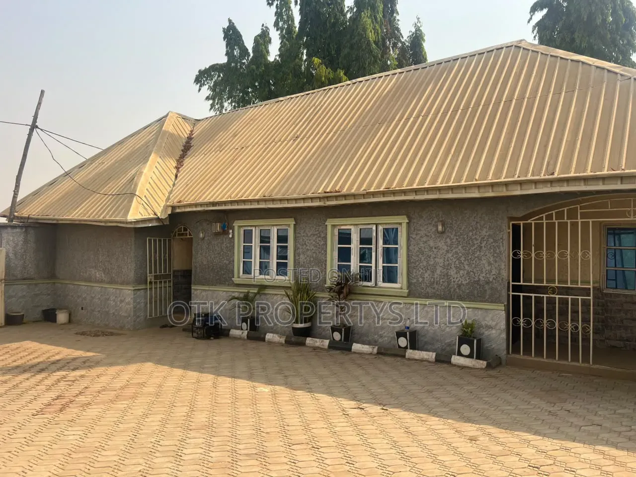 Mini Flat in Blessed Day for sale