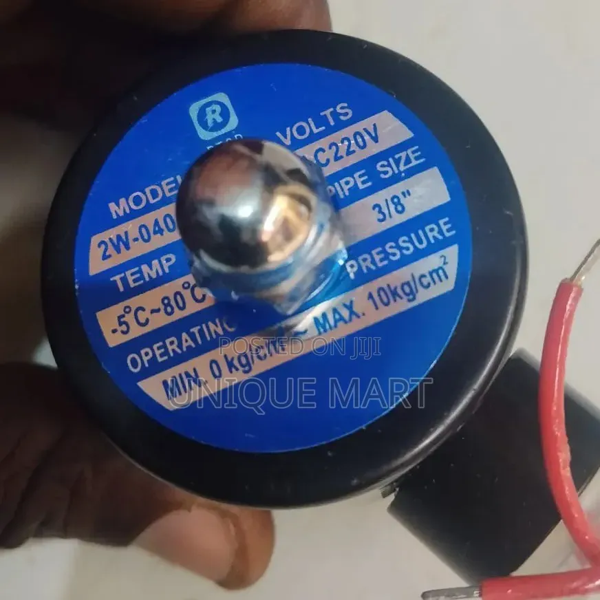 3/8" Brass Solenoid Valve. Normally Closed.
