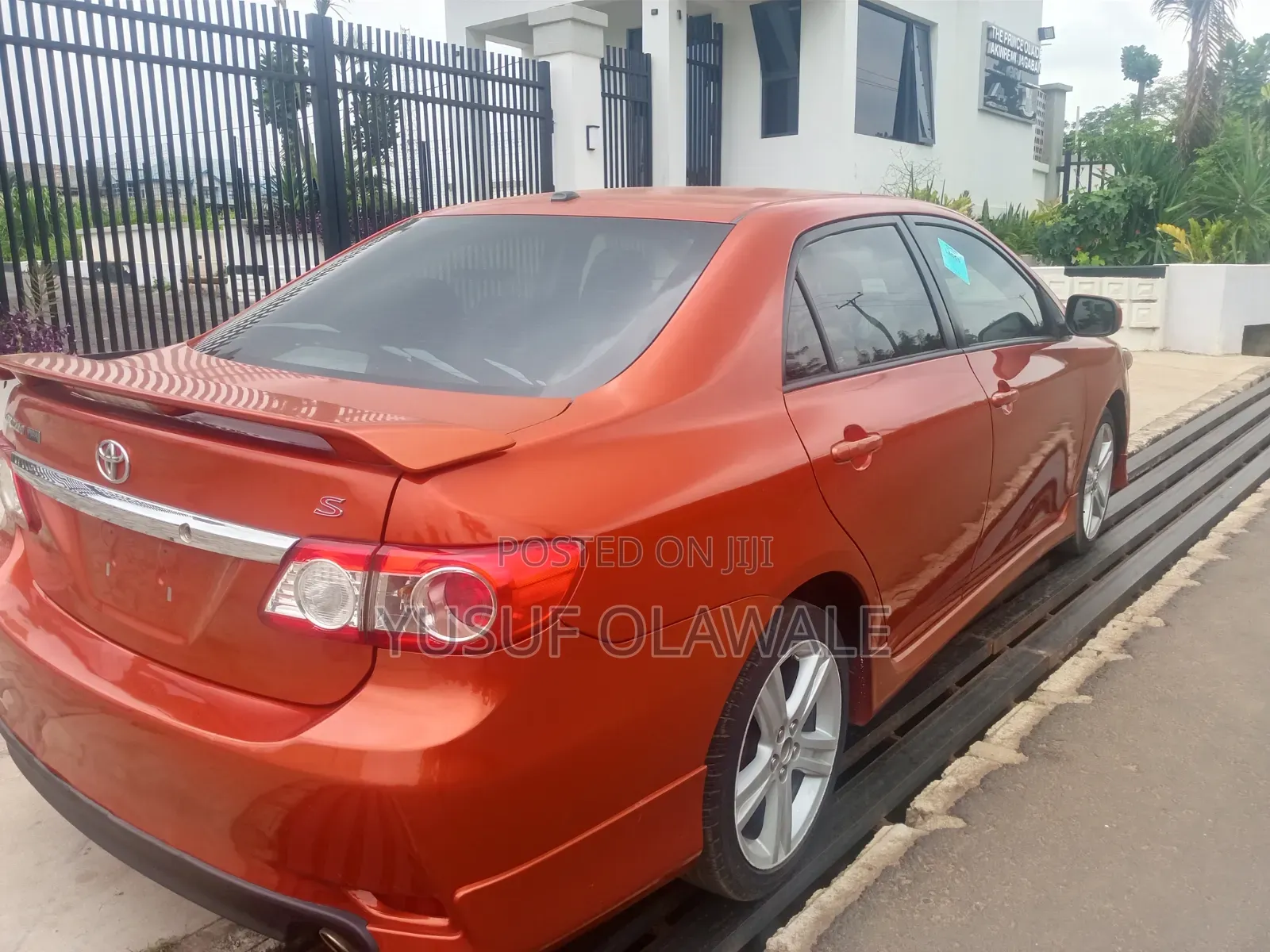 Toyota Corolla S Special Edition 4dr Sedan (1.8L 4cyl 4A) 2013 Orange