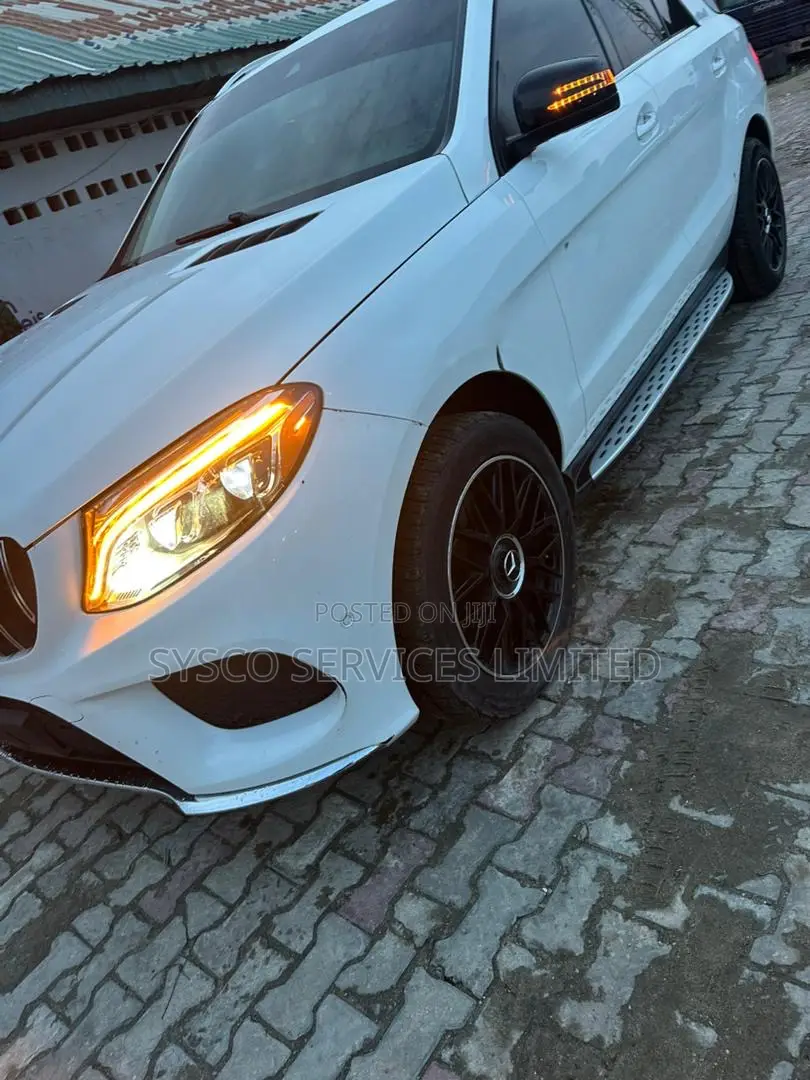 Mercedes-Benz GLE-Class 2017 White
