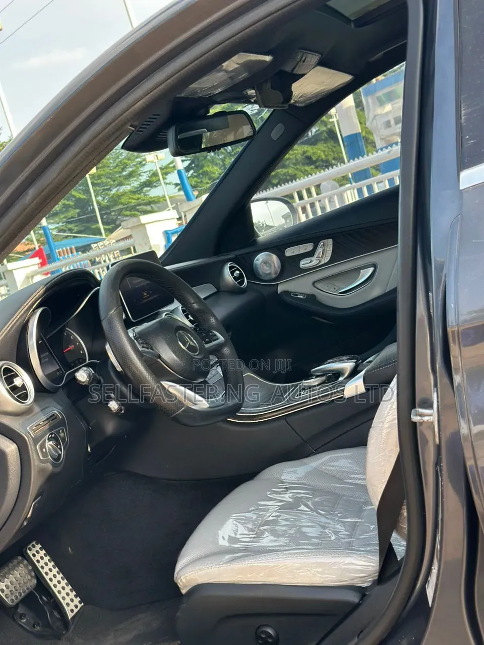 Mercedes-Benz C300 2016 Gray