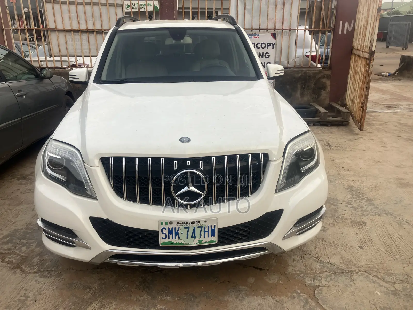 Mercedes-Benz GLK-Class 350 4MATIC 2011 White