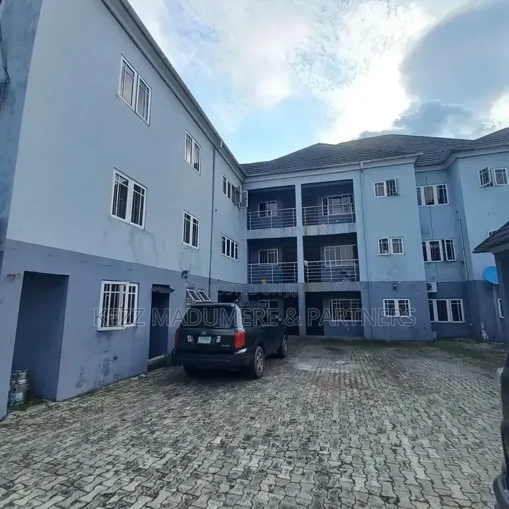 8bdrm Block of Flats in Rumuomasi Port for sale