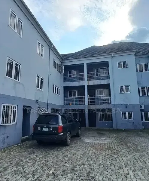 8bdrm Block of Flats in Rumuomasi Port for sale