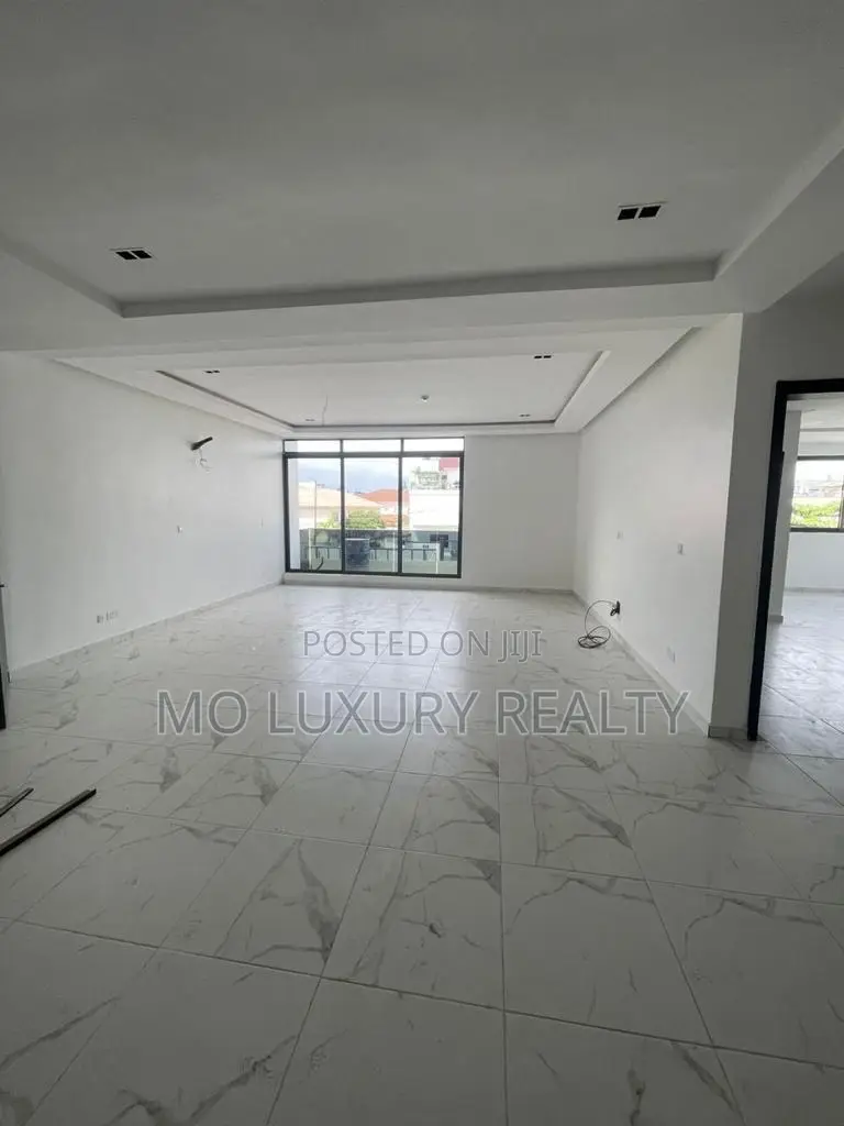 3bdrm Apartment in Lekki Phase 1 for rent
