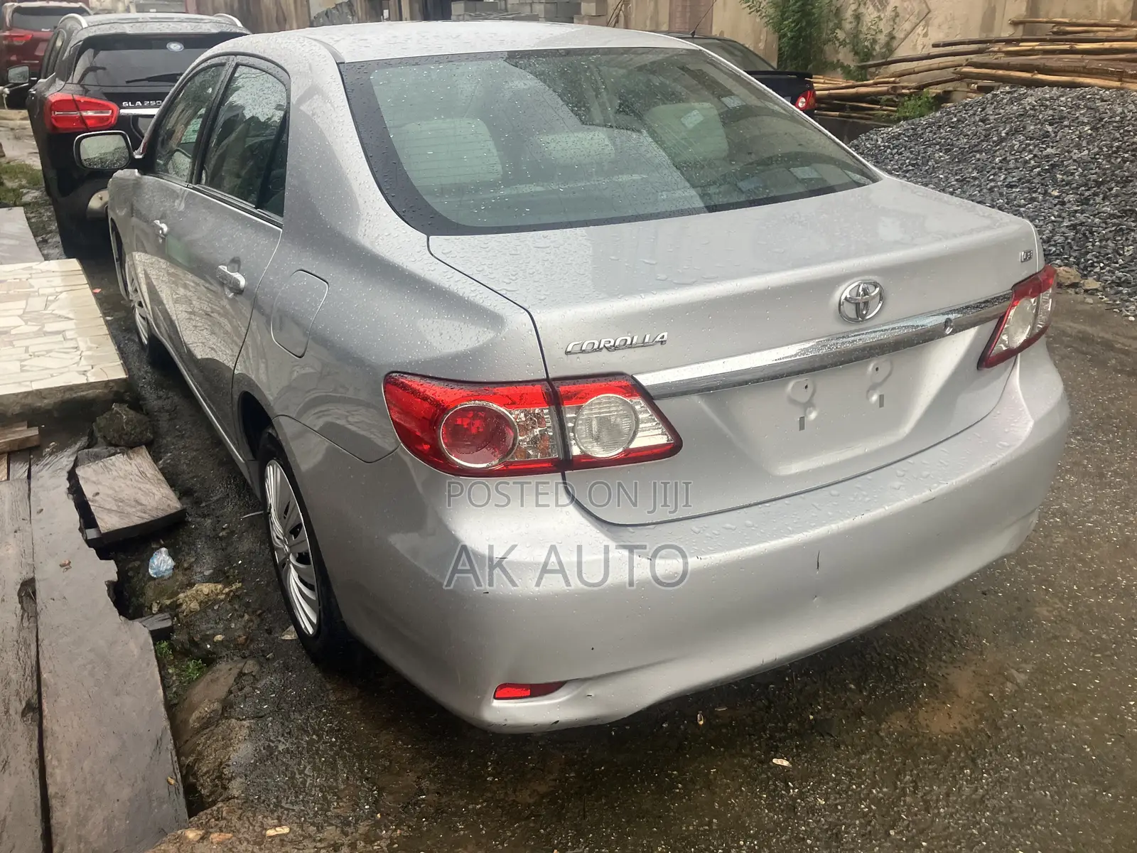 Toyota Corolla LE 4dr Sedan (1.8L 4cyl 4A) 2013 Silver