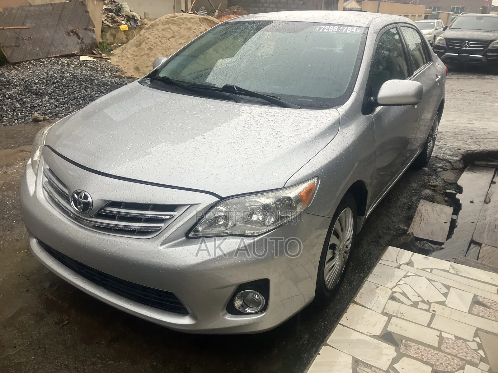 Toyota Corolla LE 4dr Sedan (1.8L 4cyl 4A) 2013 Silver