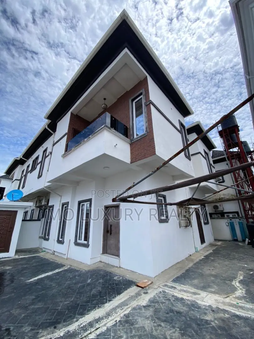 4bdrm Duplex in Ikota for rent