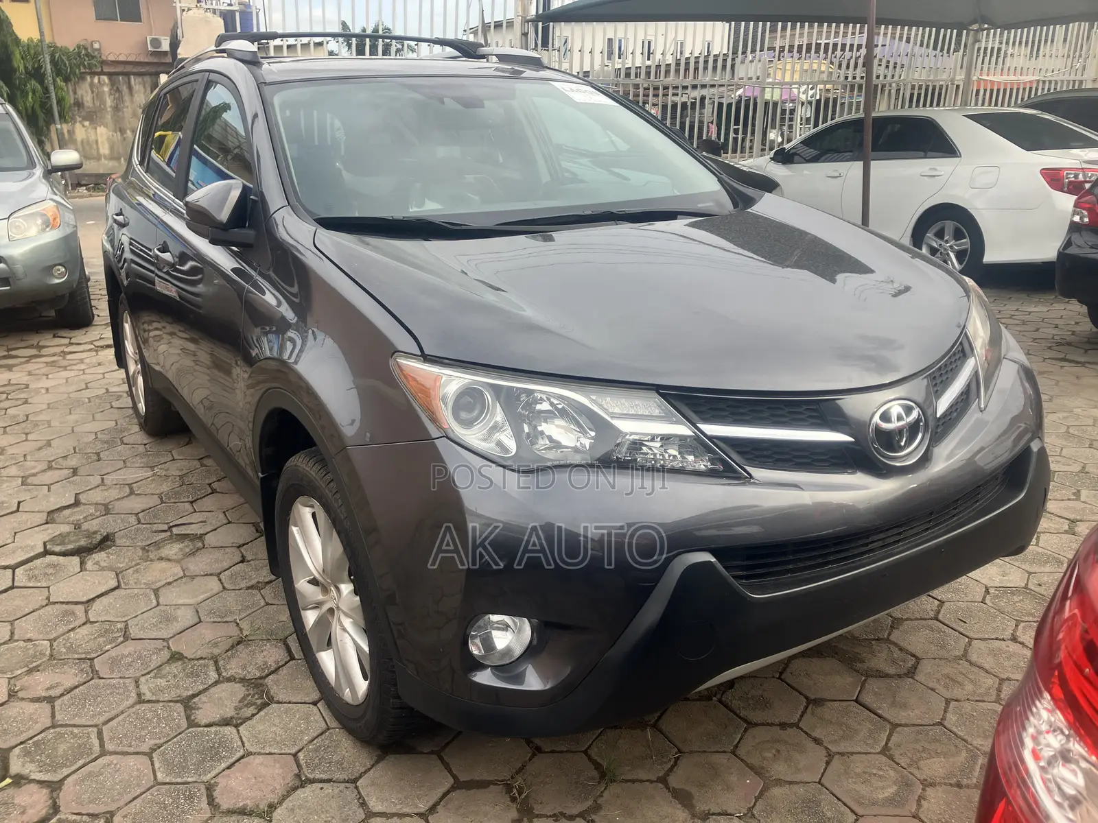 Toyota RAV4 Limited 4dr SUV (2.5L 4cyl 6A) 2015 Gray