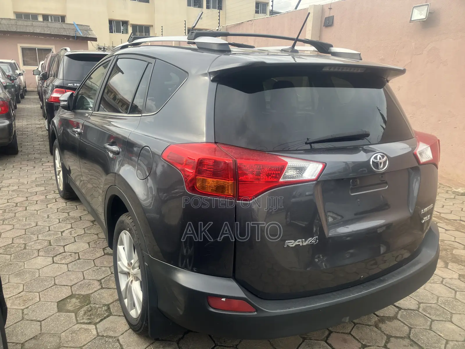 Toyota RAV4 Limited 4dr SUV (2.5L 4cyl 6A) 2015 Gray