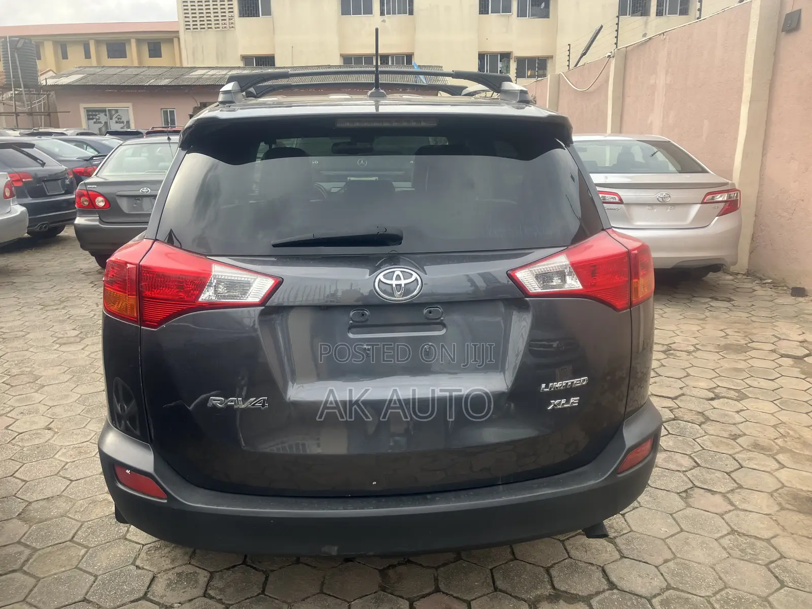Toyota RAV4 Limited 4dr SUV (2.5L 4cyl 6A) 2015 Gray
