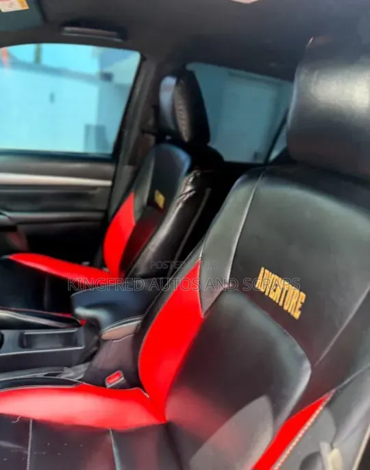Toyota Hilux 2021 Black