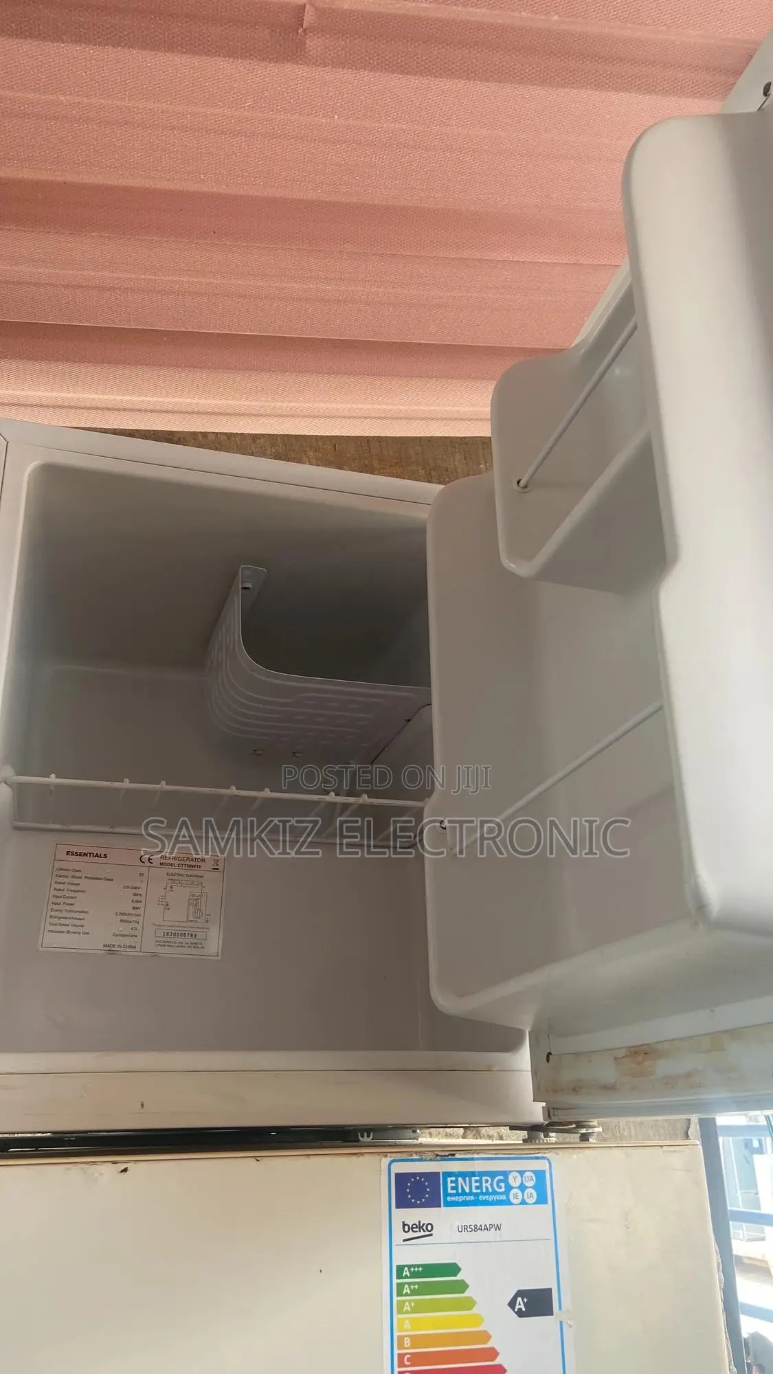 Essentials Ctt50w18 Mini Fridge - White ( Bed Side)